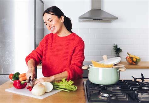 cocinando porn|'mujer cocinando' Search .